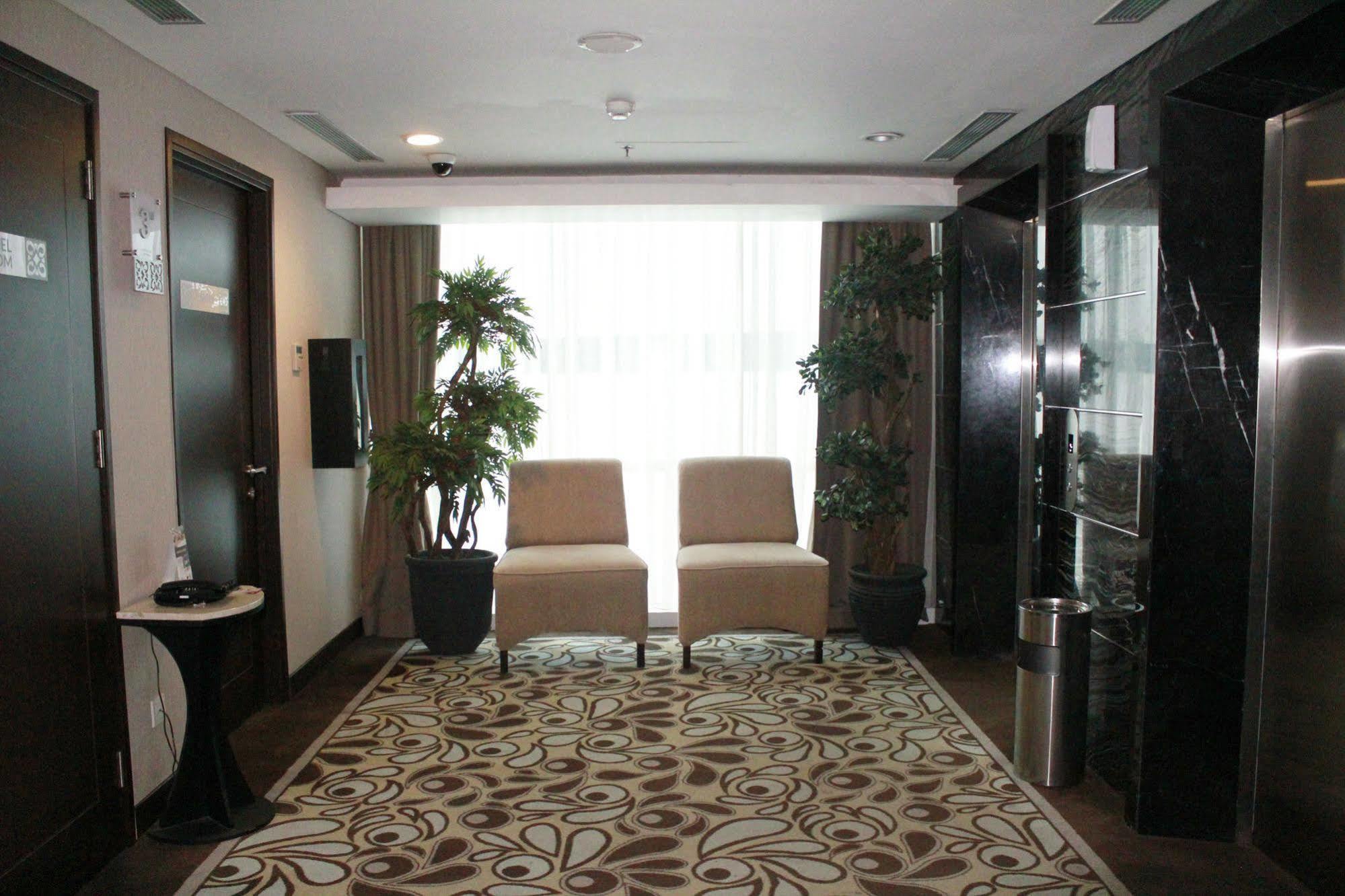 Gp Mega Kuningan Jakarta Exterior photo